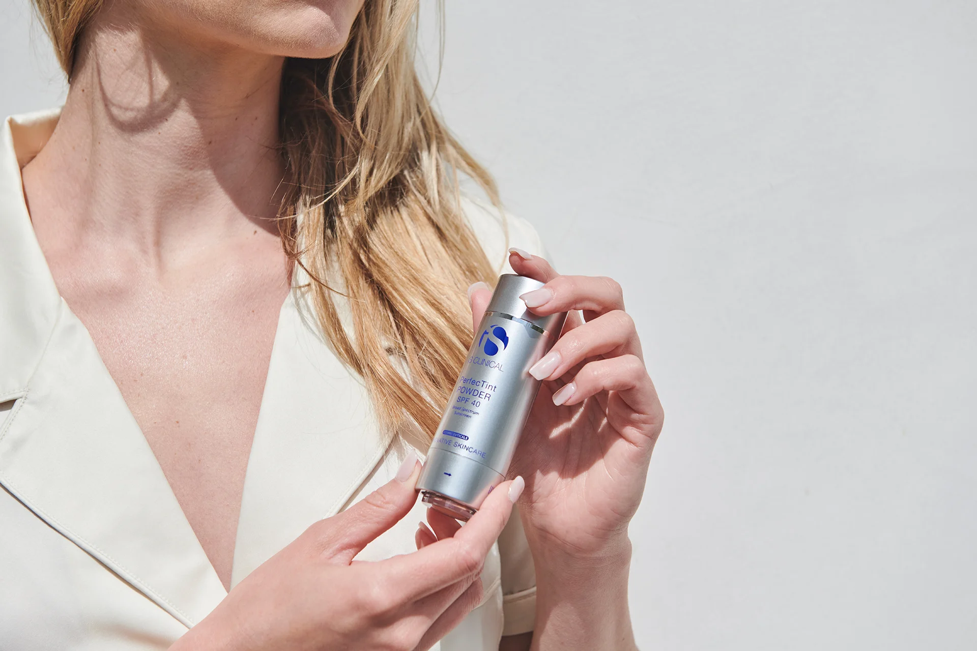 ТОП-продукты: признание последних лет - PerfecTint Powder SPF 40