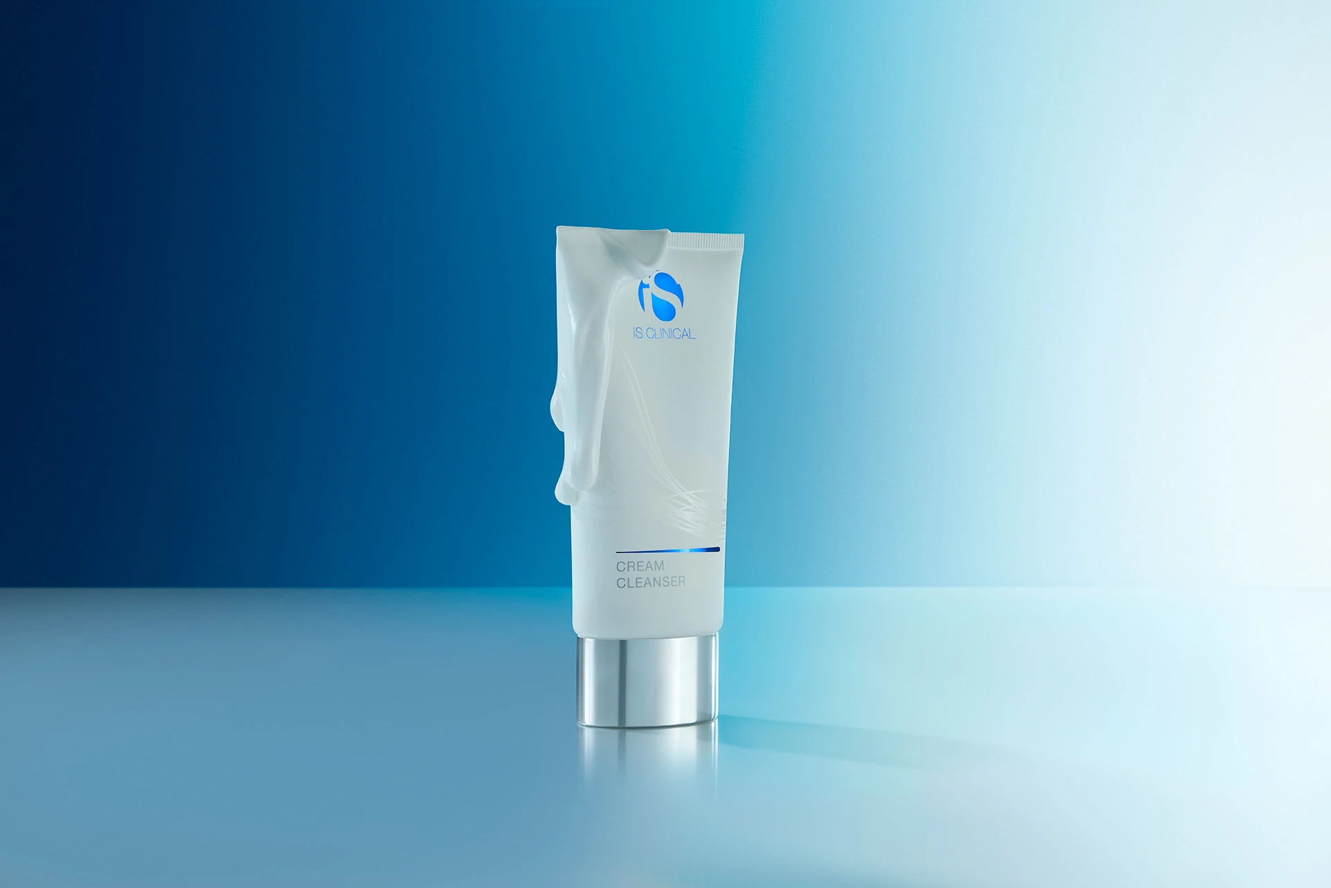Средства для очищения iS Clinical подходят для всех типов кожи - Cream Cleanser