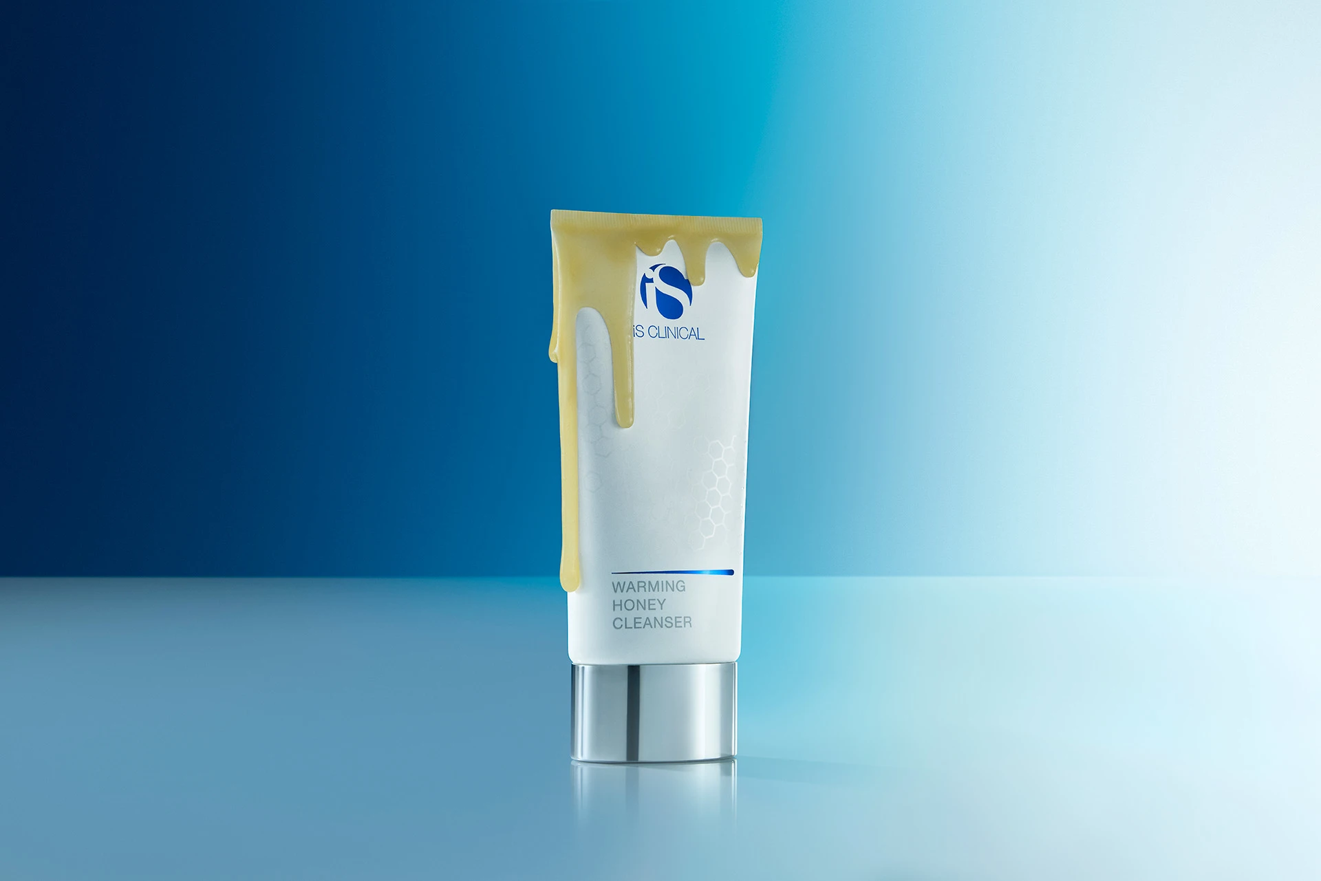 Средства для очищения iS Clinical подходят для всех типов кожи - Warming Honey Cleanser