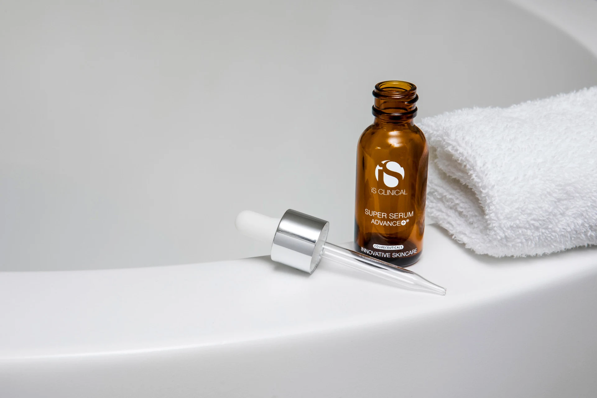 Ваш идеальный уход за кожей с iS Clinical - Super Serum Advance+