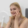 Как ухаживать за чувствительной кожей во время болезней, стресса или гормональных изменений вместе с iS Clinical