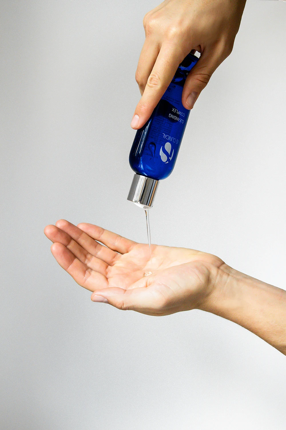 Звезды Голливуда — ценители iS Clinical - Cleansing Complex